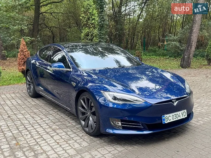 Tesla Model S 2016