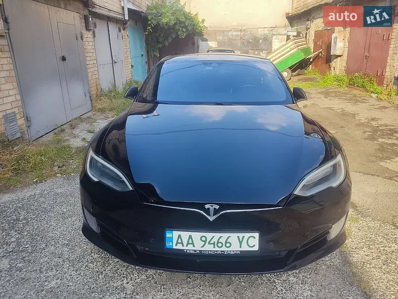 Tesla Model S 2016
