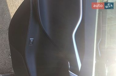 Ліфтбек Tesla Model S 2016 в Києві