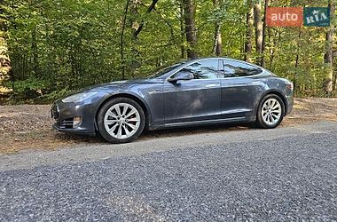 Ліфтбек Tesla Model S 2015 в Києві