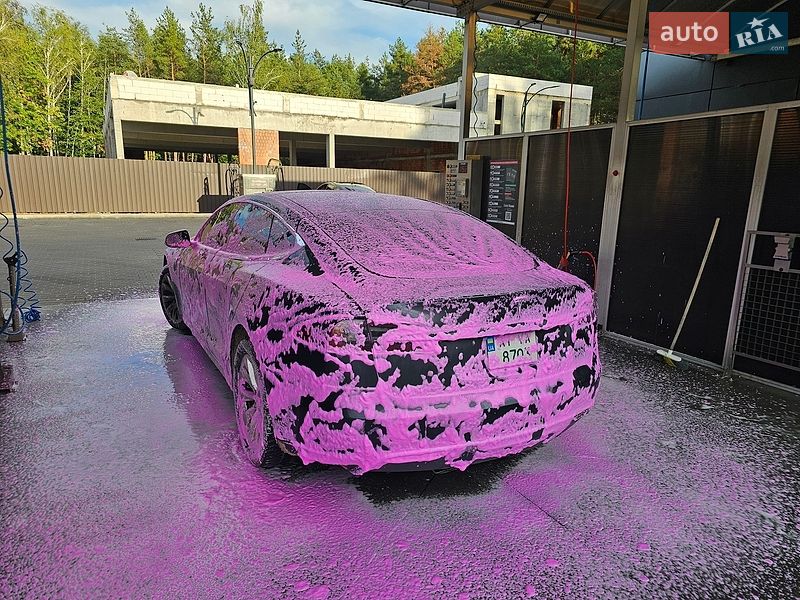 Ліфтбек Tesla Model S 2015 в Києві