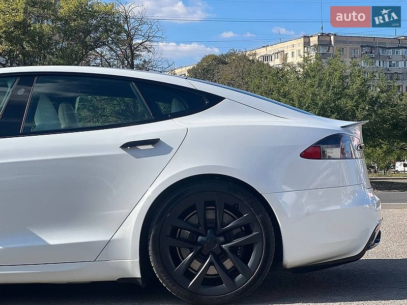 Лифтбек Tesla Model S 2021 в Одессе