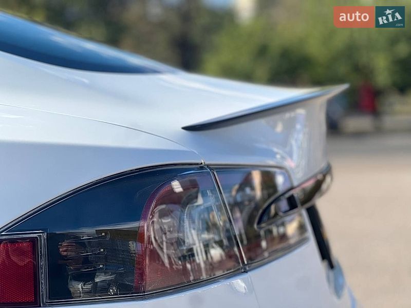 Лифтбек Tesla Model S 2021 в Одессе