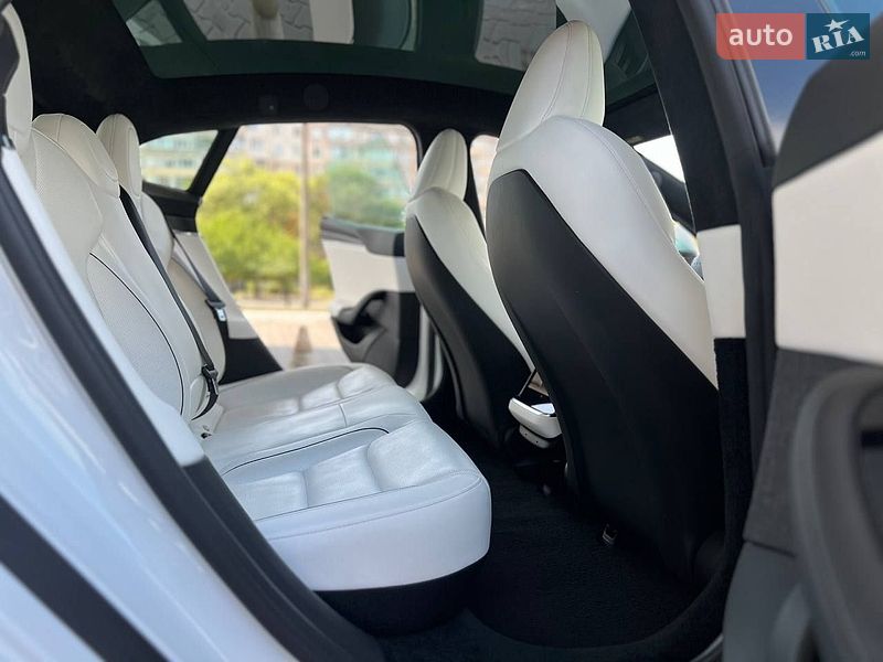 Ліфтбек Tesla Model S 2021 в Одесі
