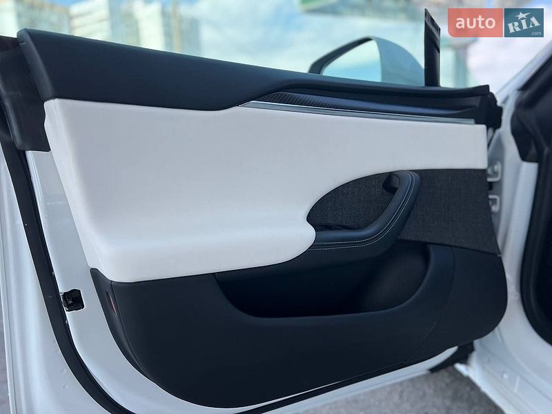 Лифтбек Tesla Model S 2021 в Одессе
