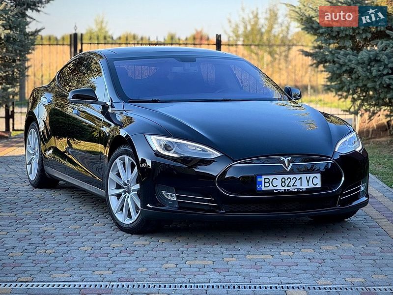Лифтбек Tesla Model S 2013 в Дрогобыче