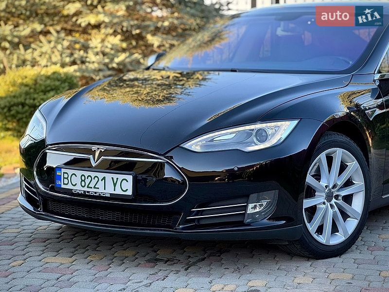 Лифтбек Tesla Model S 2013 в Дрогобыче