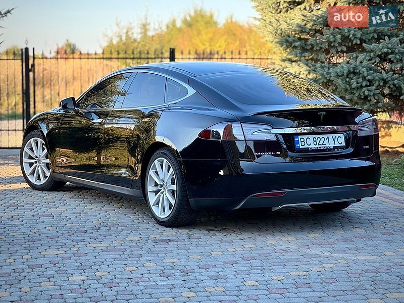 Лифтбек Tesla Model S 2013 в Дрогобыче