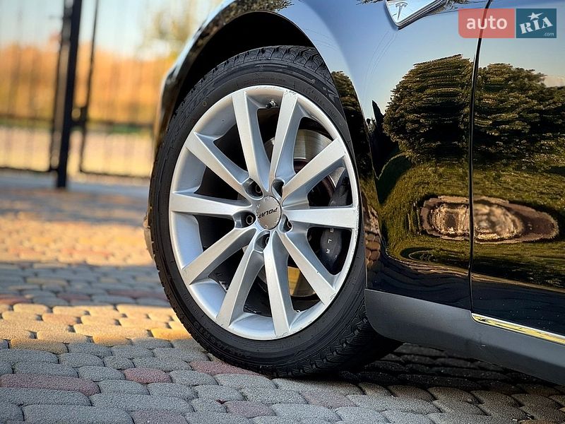 Лифтбек Tesla Model S 2013 в Дрогобыче