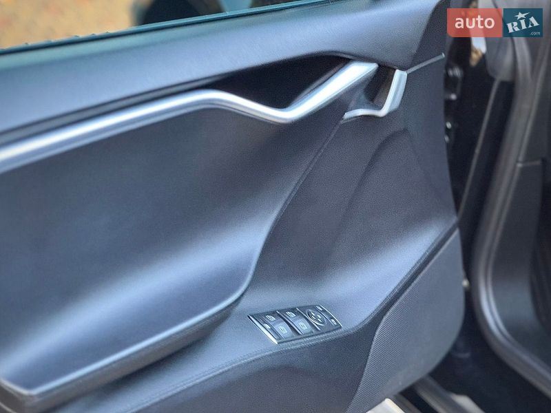Лифтбек Tesla Model S 2013 в Дрогобыче