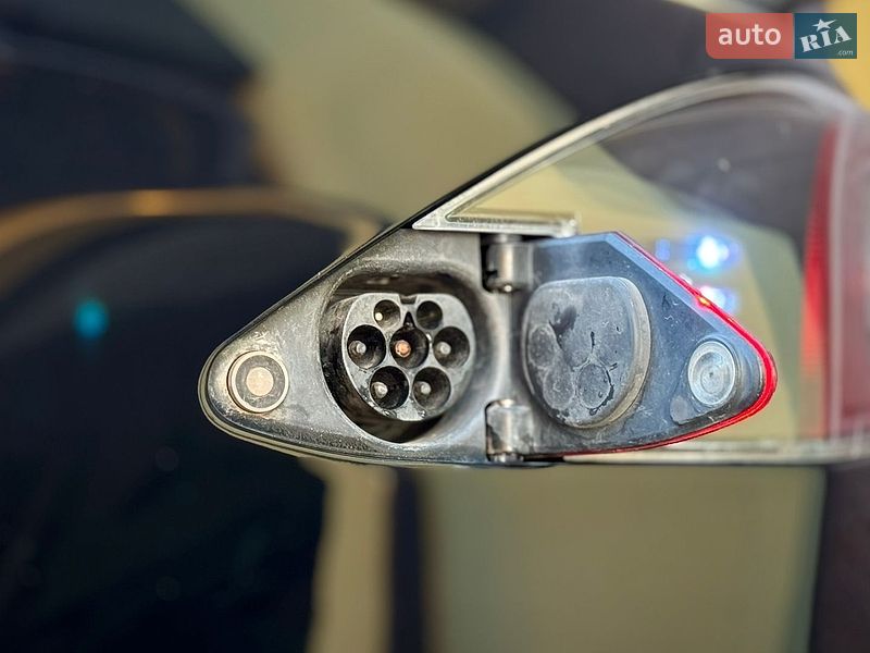 Лифтбек Tesla Model S 2013 в Дрогобыче