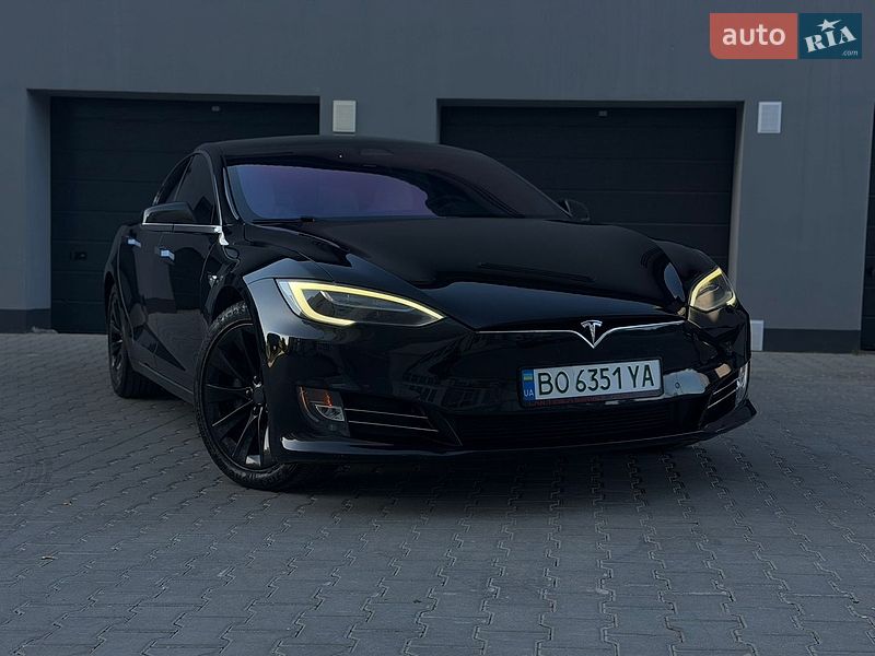 Ліфтбек Tesla Model S 2017 в Тернополі