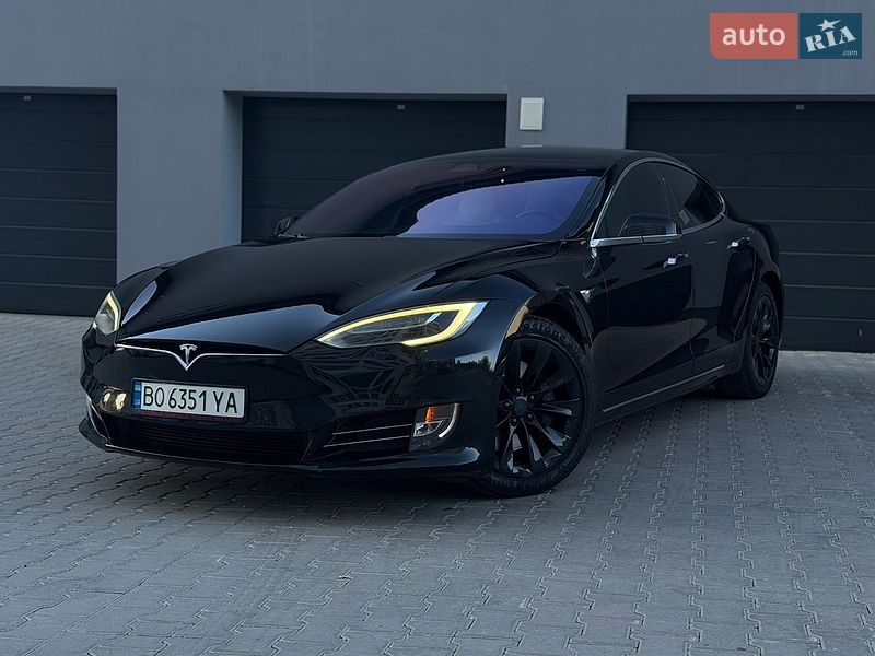 Ліфтбек Tesla Model S 2017 в Тернополі