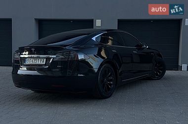 Ліфтбек Tesla Model S 2017 в Тернополі