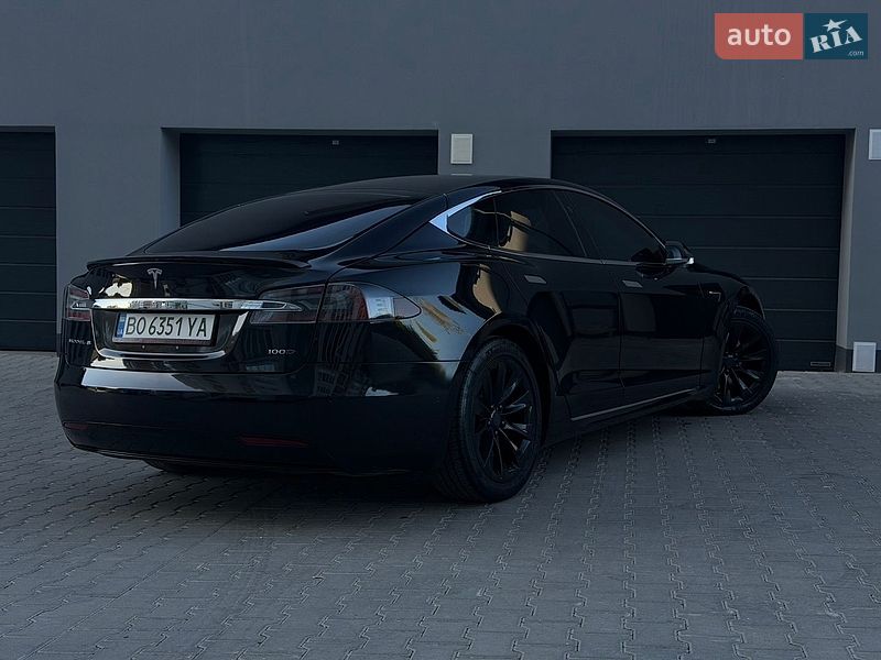Ліфтбек Tesla Model S 2017 в Тернополі