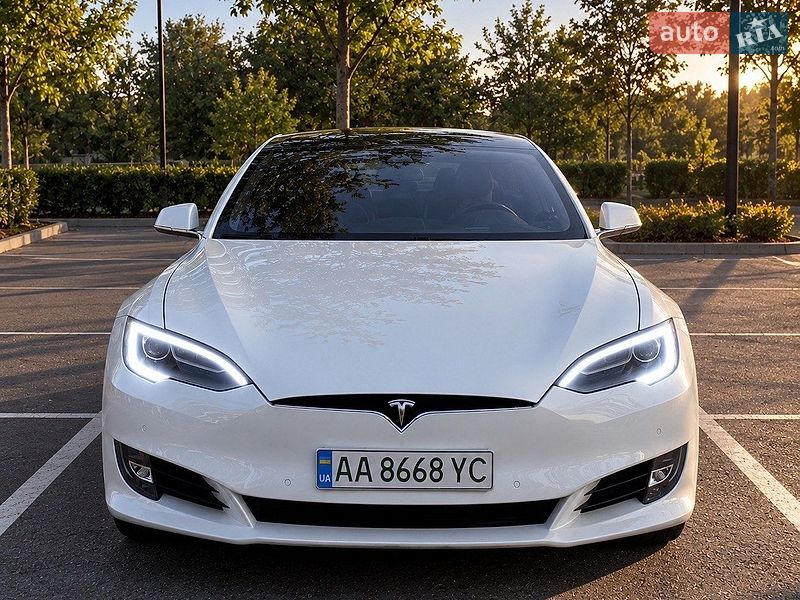 Tesla Model S, фото из объявления