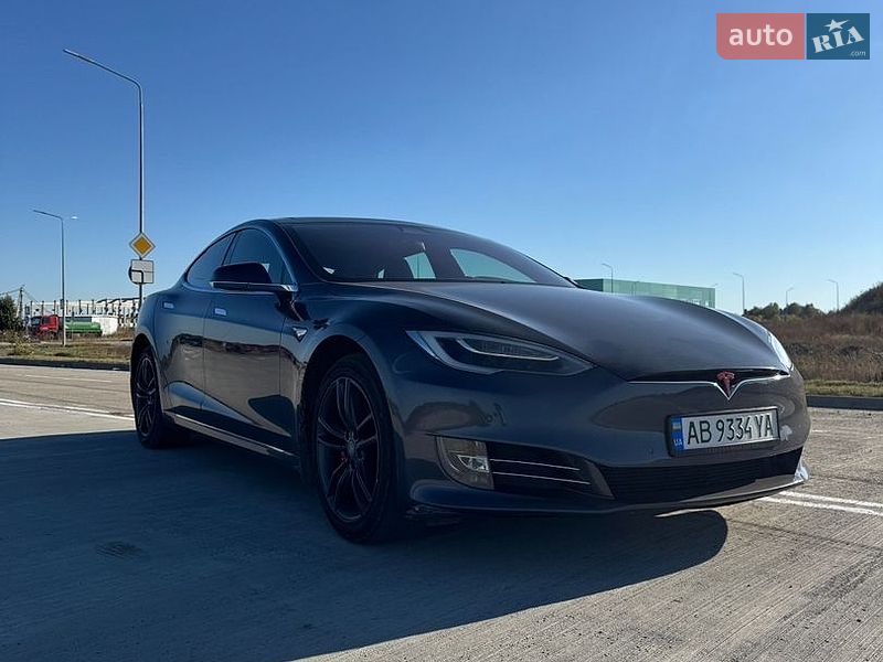 Ліфтбек Tesla Model S 2016 в Вінниці Ліфтбек Tesla Model S 2016 в Вінниці