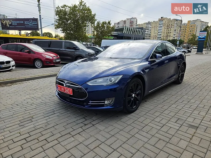 Tesla Model S 2016