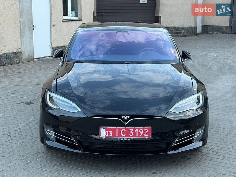 Лифтбек Tesla Model S 2017 в Владимире