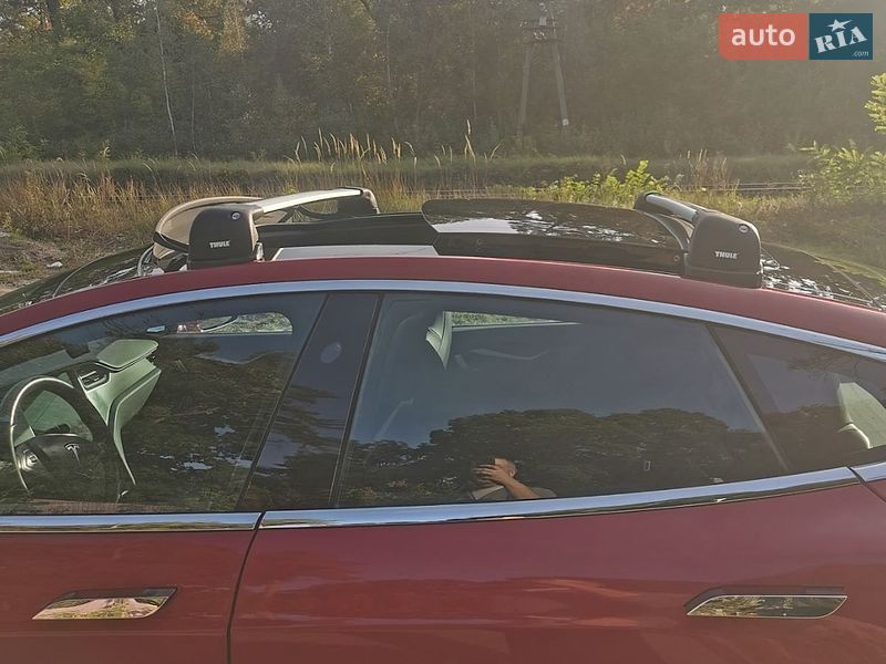 Ліфтбек Tesla Model S 2018 в Ірпені