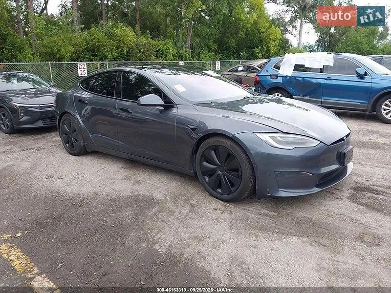 Tesla Model S 2021