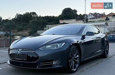 Ліфтбек Tesla Model S 2015 в Одесі