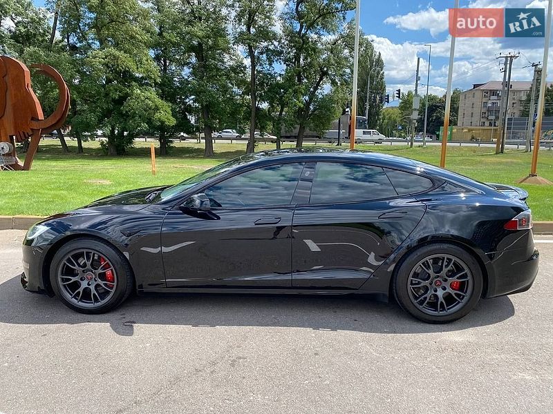 Лифтбек Tesla Model S 2021 в Киеве фото 6 Лифтбек Tesla Model S 2021 в Киеве