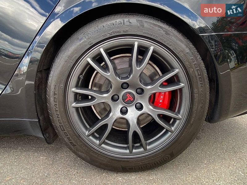Лифтбек Tesla Model S 2021 в Киеве фото 17 Лифтбек Tesla Model S 2021 в Киеве