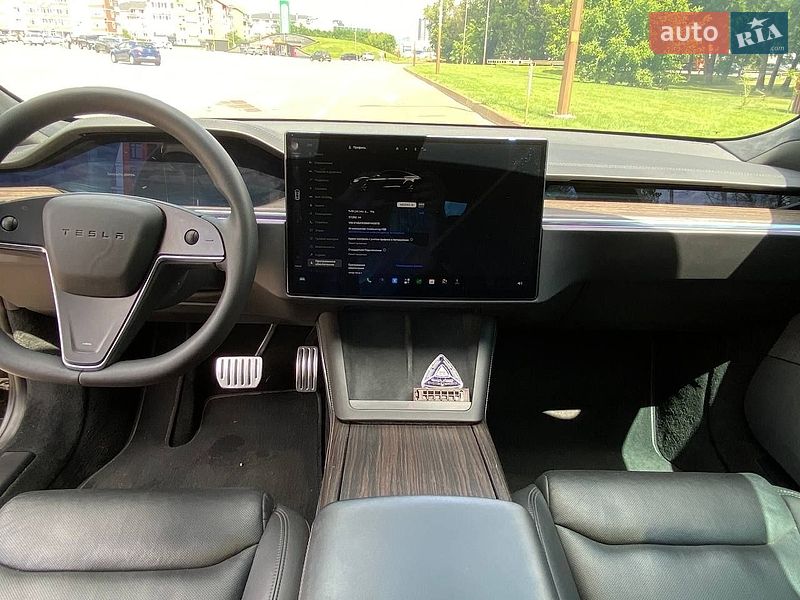 Лифтбек Tesla Model S 2021 в Киеве фото 24 Лифтбек Tesla Model S 2021 в Киеве