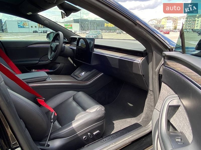 Лифтбек Tesla Model S 2021 в Киеве фото 30 Лифтбек Tesla Model S 2021 в Киеве