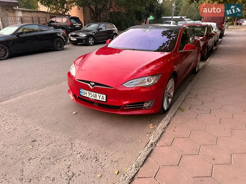 Tesla Model S 2015
