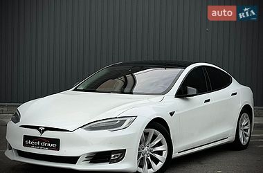 Лифтбек Tesla Model S 2017 в Николаеве