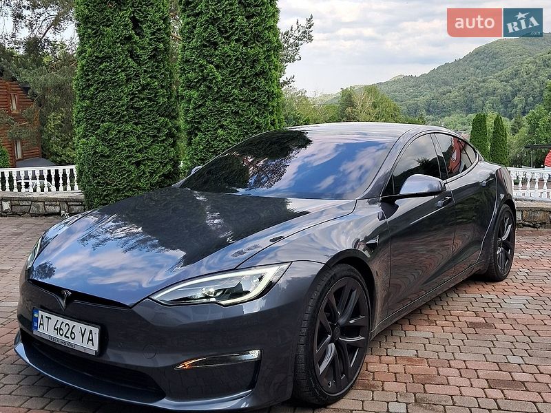Tesla Model S 2021