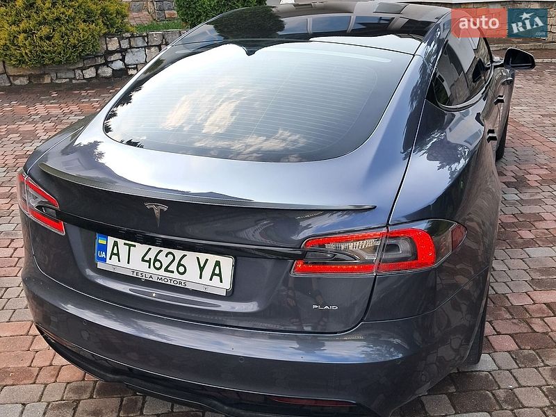 Лифтбек Tesla Model S 2021 в Коломые