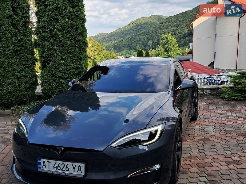 Лифтбек Tesla Model S 2021 в Коломые