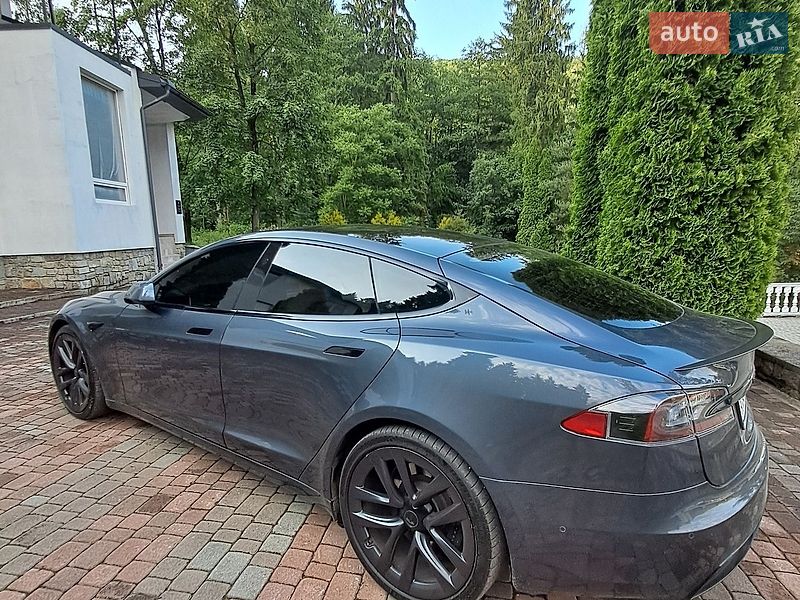 Лифтбек Tesla Model S 2021 в Коломые