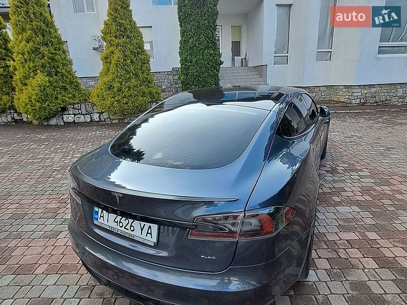 Лифтбек Tesla Model S 2021 в Коломые