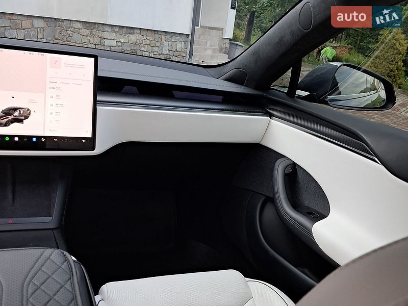 Лифтбек Tesla Model S 2021 в Коломые
