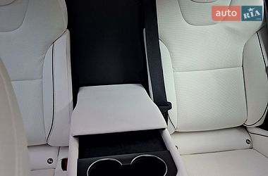Лифтбек Tesla Model S 2021 в Коломые