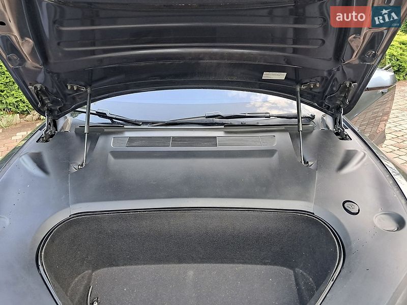 Лифтбек Tesla Model S 2021 в Коломые