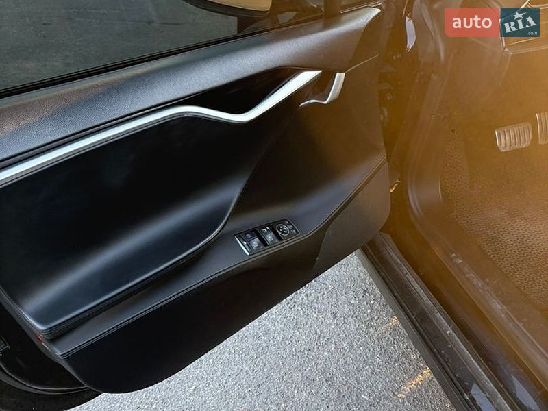 Ліфтбек Tesla Model S 2014 в Миколаєві фото 15 Ліфтбек Tesla Model S 2014 в Миколаєві
