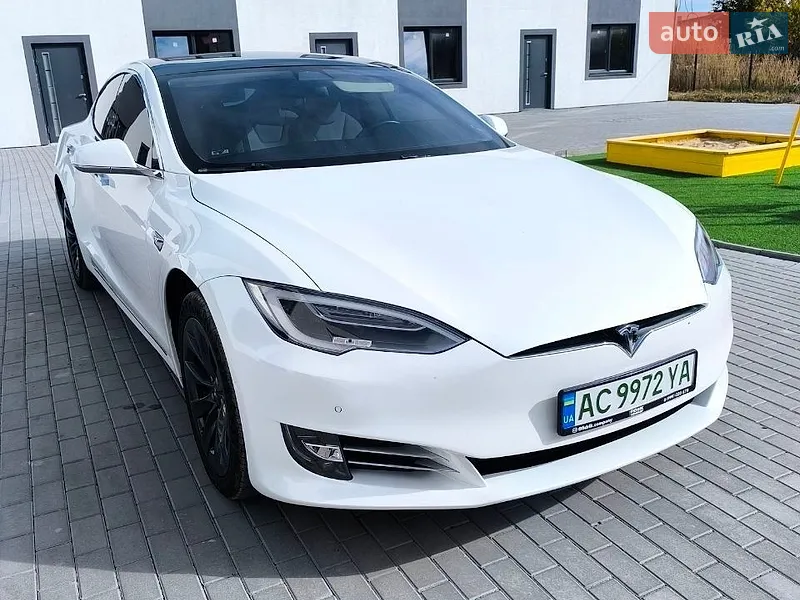 Tesla Model S 2017