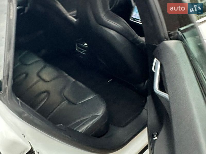 Лифтбек Tesla Model S 2016 в Кропивницком
