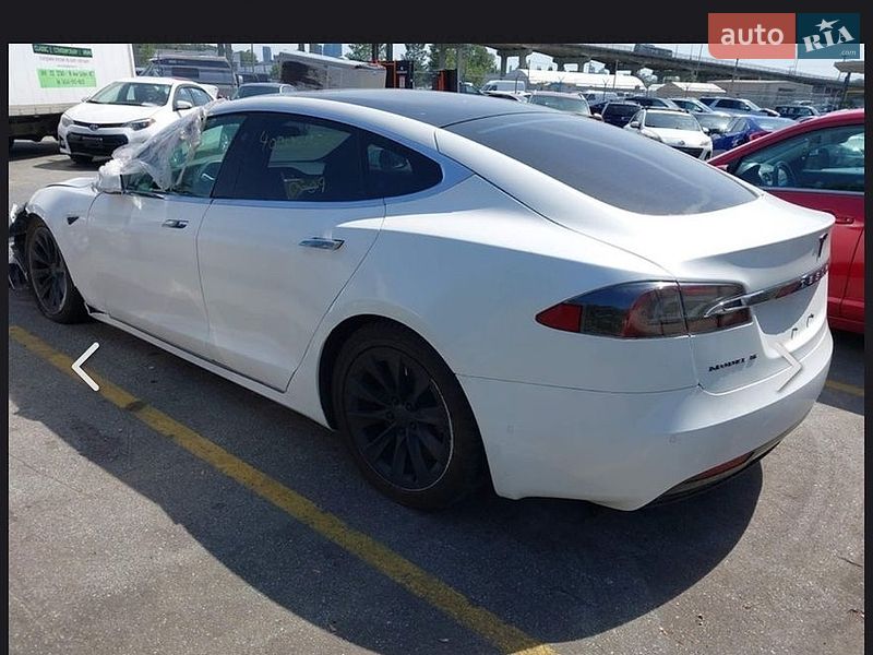 Ліфтбек Tesla Model S 2019 в Києві