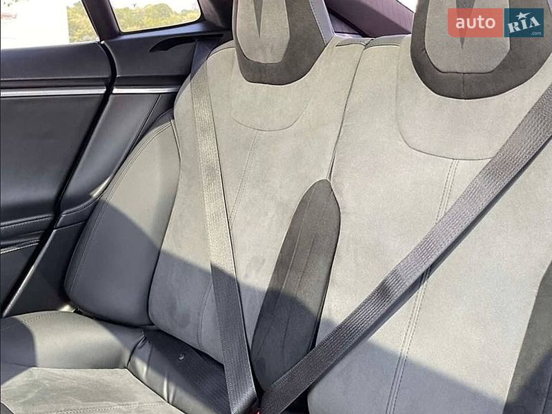 Ліфтбек Tesla Model S 2014 в Львові