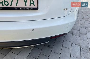 Ліфтбек Tesla Model S 2014 в Львові