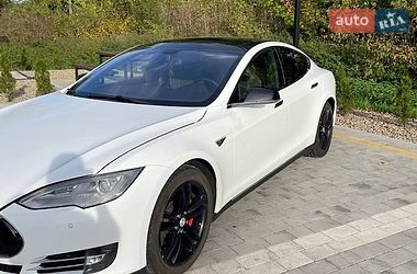Ліфтбек Tesla Model S 2014 в Львові