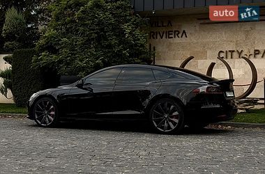 Лифтбек Tesla Model S 2017 в Львове