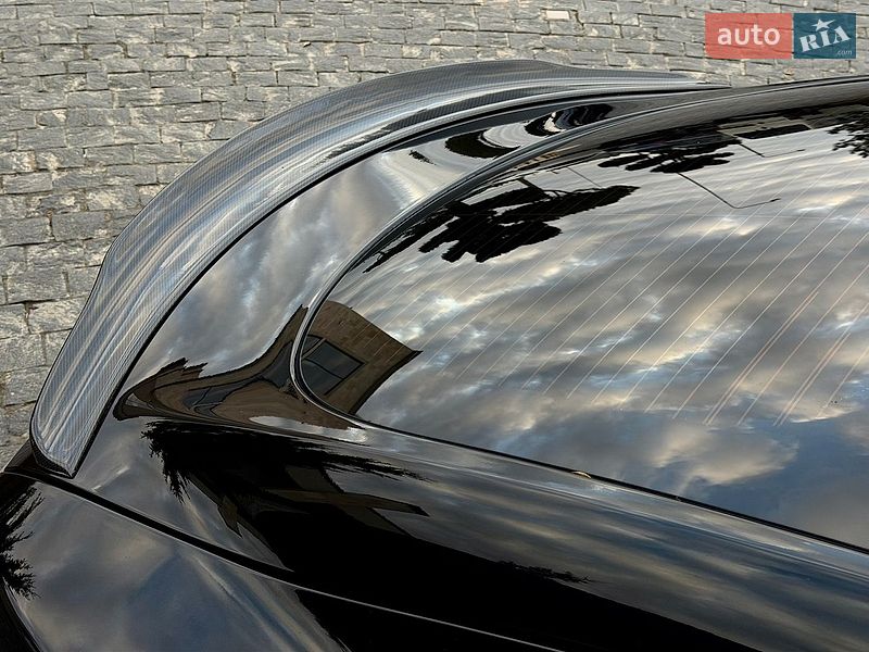 Лифтбек Tesla Model S 2017 в Львове