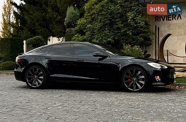 Лифтбек Tesla Model S 2017 в Львове